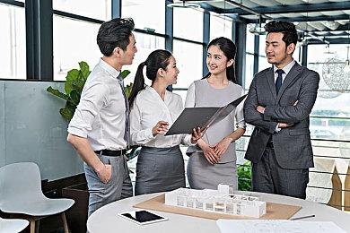 《光与影：33号远征队》角色预告 古斯塔夫为后继者征